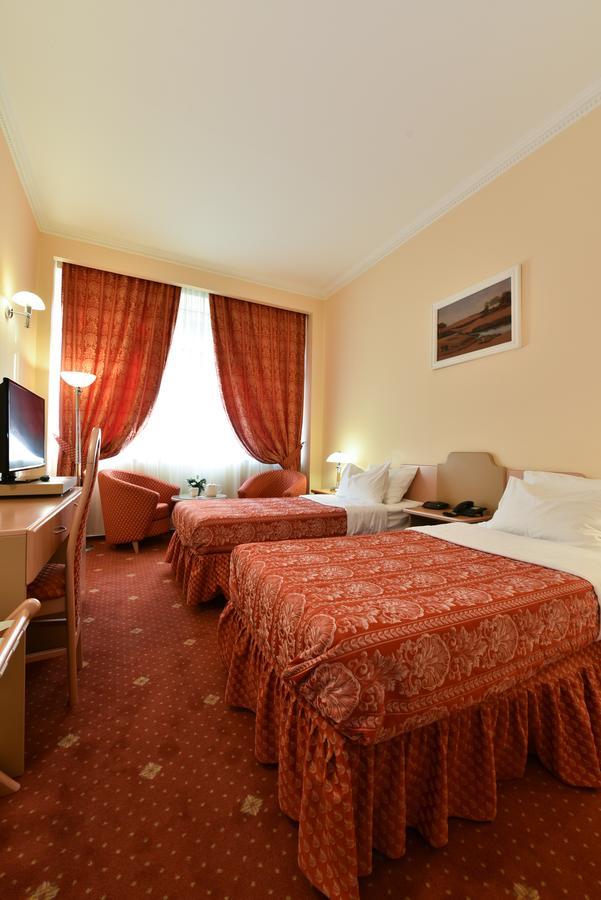 Hotel Belvedere เบรยลา ภายนอก รูปภาพ